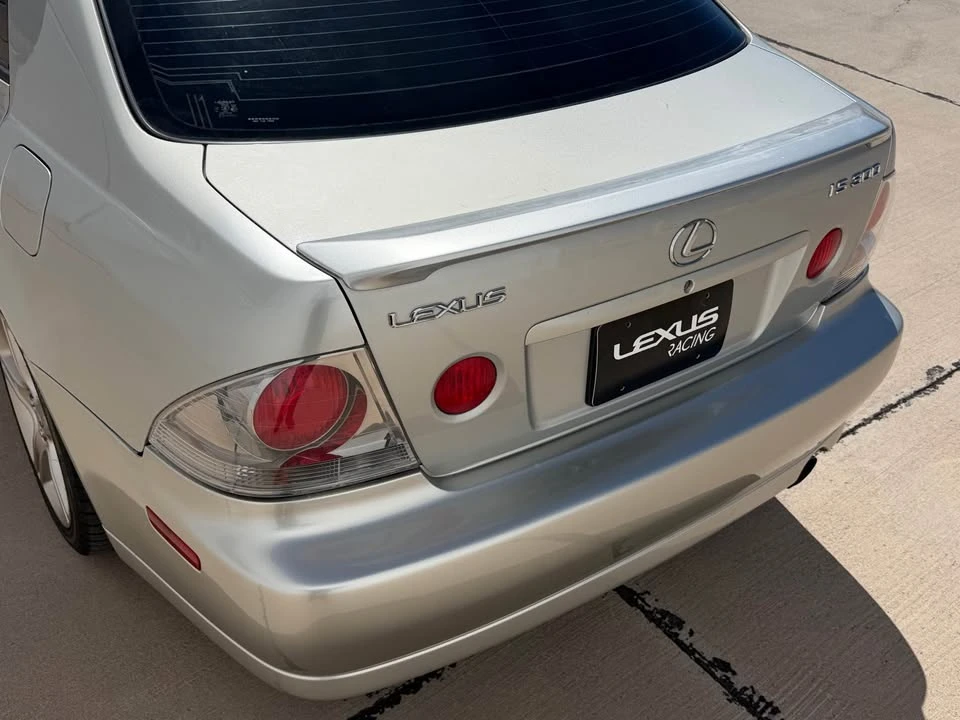 2002 Lexus IS 1st Gen - Image 11 of 20