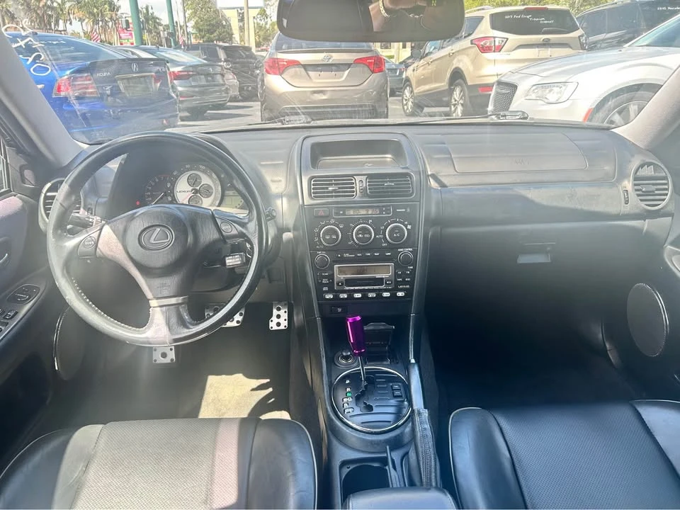 2002 Lexus IS 1st Gen - Image 5 of 7