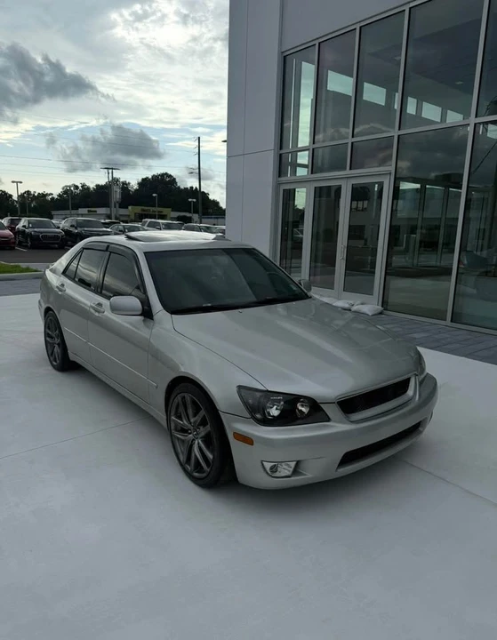 2002 Lexus IS 1st Gen - Image 4 of 13