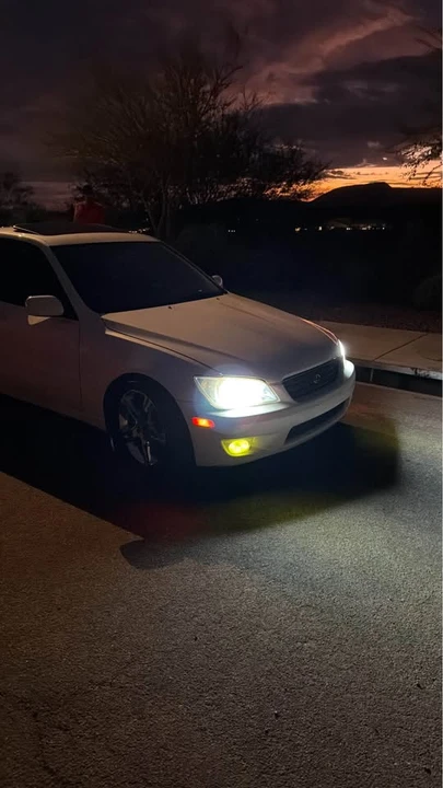 2002 Lexus IS 1st Gen - Image 9 of 11