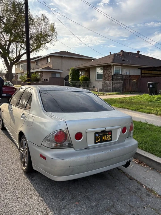 2002 Lexus IS 1st Gen - Image 5 of 15