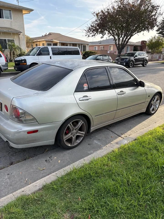 2002 Lexus IS 1st Gen - Image 6 of 15