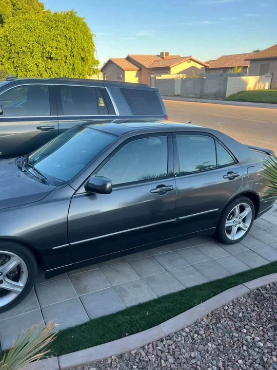 2002 Lexus IS 1st Gen - Image 2 of 7