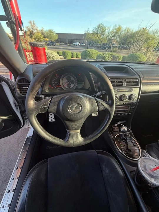 2002 Lexus IS 1st Gen - Image 5 of 11