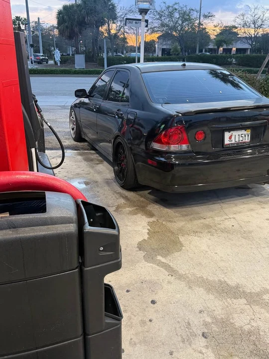 2002 Lexus IS 1st Gen - Image 2 of 5