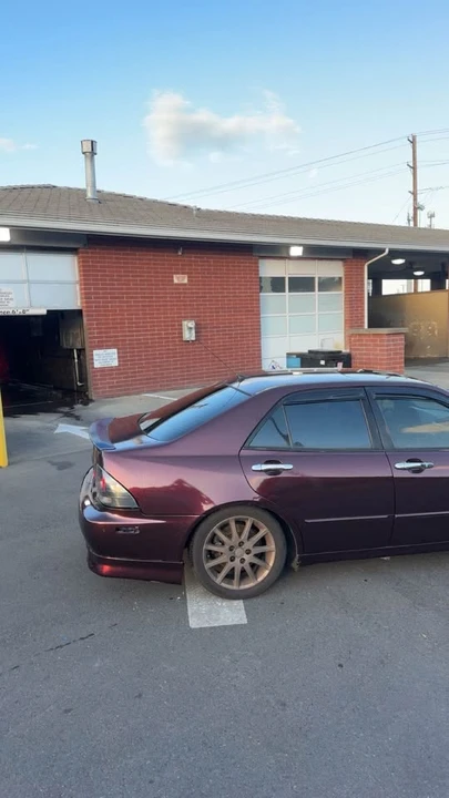 2002 Lexus IS 1st Gen - Image 9 of 12