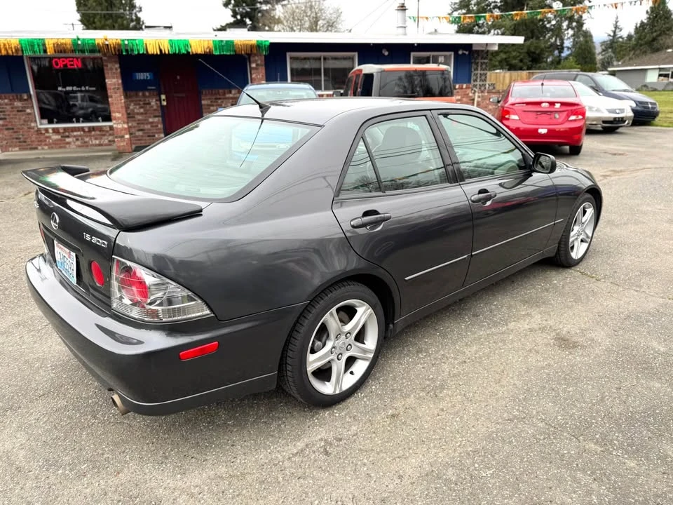 2002 Lexus IS 1st Gen - Image 2 of 12