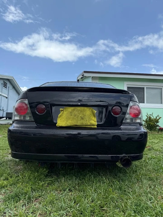 2002 Lexus IS 1st Gen - Image 19 of 20