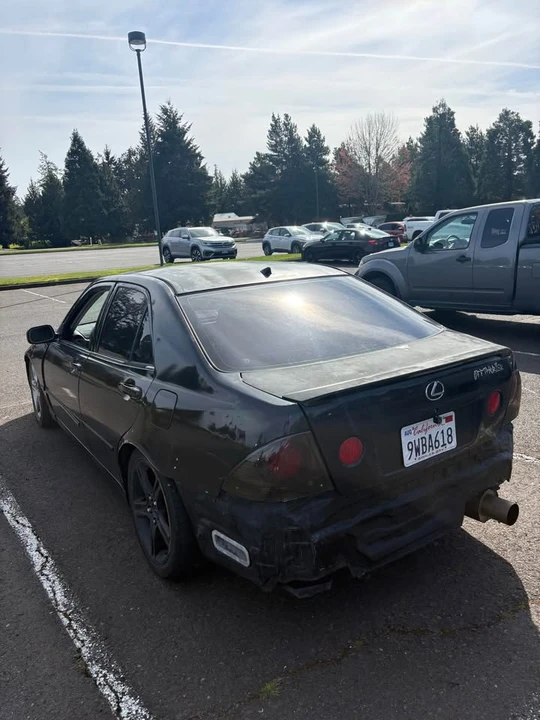 2002 Lexus IS 1st Gen - Image 5 of 8