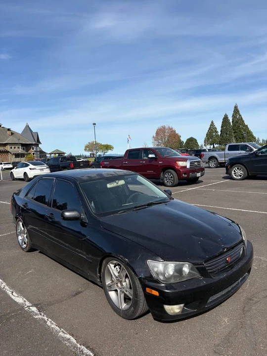 2002 Lexus IS 1st Gen - Image 2 of 8
