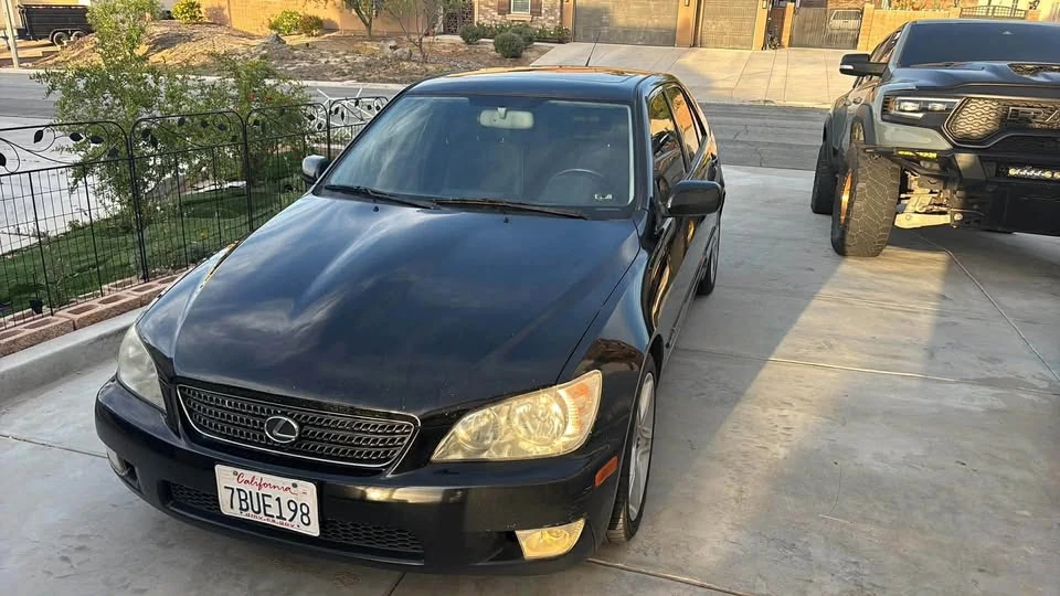2002 Lexus IS 1st Gen - Image 10 of 16
