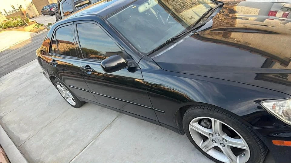 2002 Lexus IS 1st Gen - Image 2 of 8