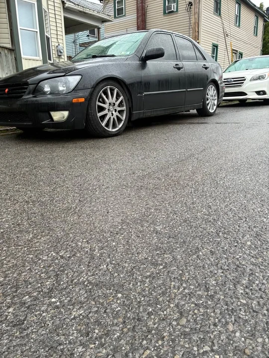 2002 Lexus IS 1st Gen - Image 2 of 5