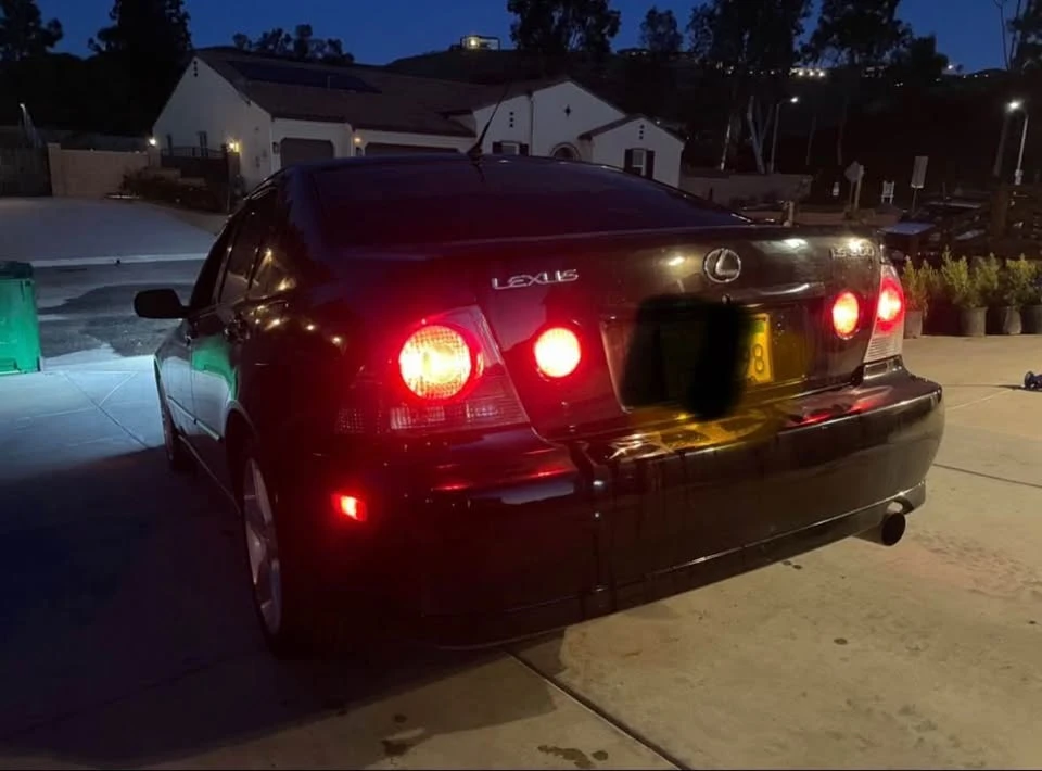 2002 Lexus IS 1st Gen - Image 2 of 16