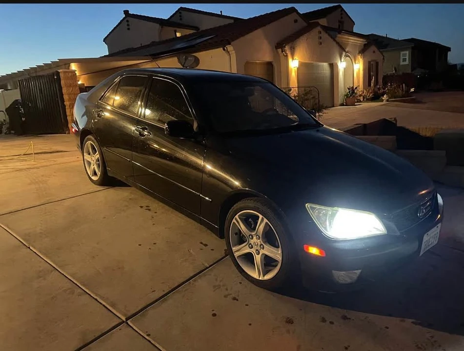2002 Lexus IS 1st Gen - Image 6 of 16