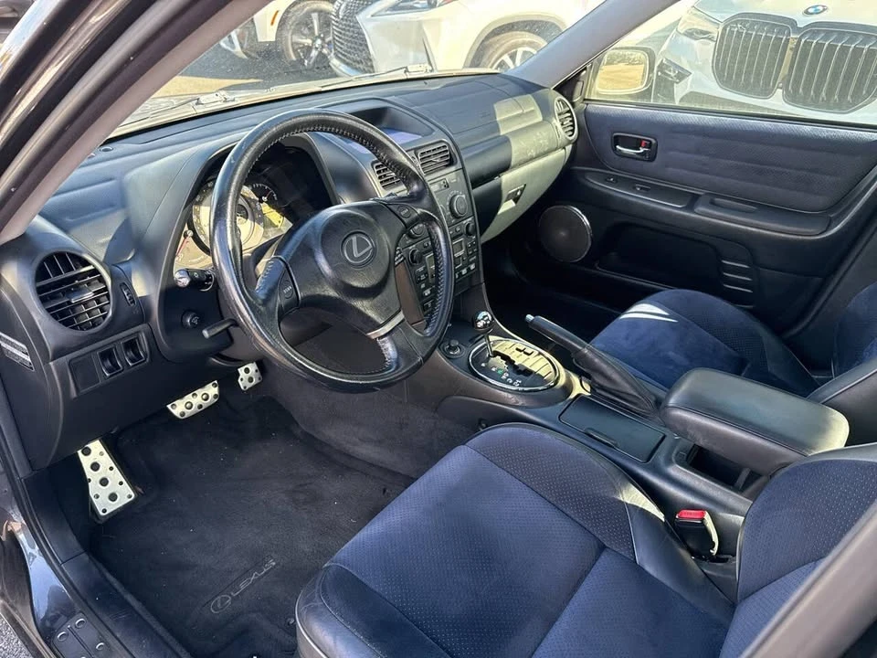 2002 Lexus IS 1st Gen - Image 9 of 12