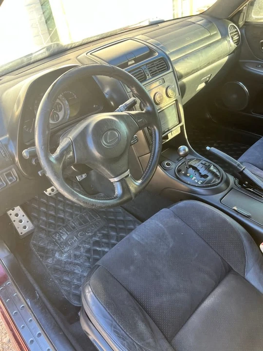 2002 Lexus IS 1st Gen - Image 5 of 9