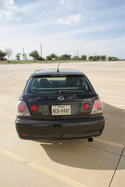 2002 Lexus IS 1st Gen - Image 7 of 11