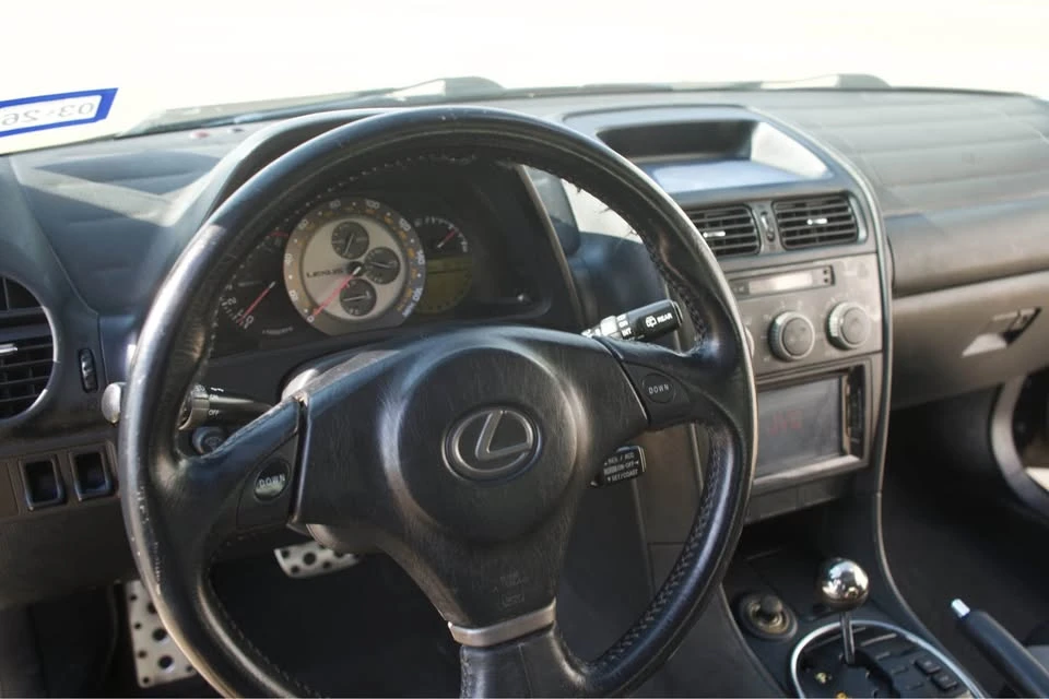 2002 Lexus IS 1st Gen - Image 6 of 11