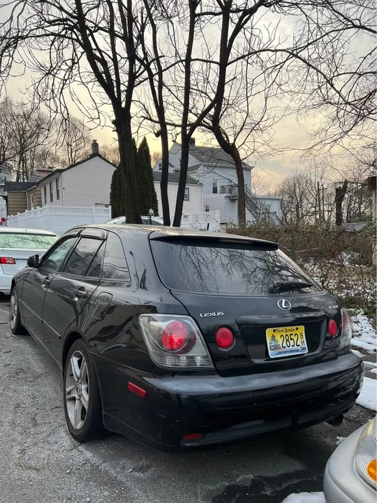 2002 Lexus IS 1st Gen - Image 3 of 10