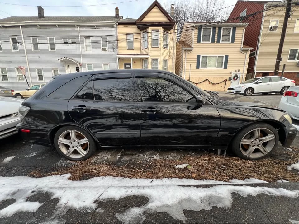 2002 Lexus IS 1st Gen - Image 5 of 10