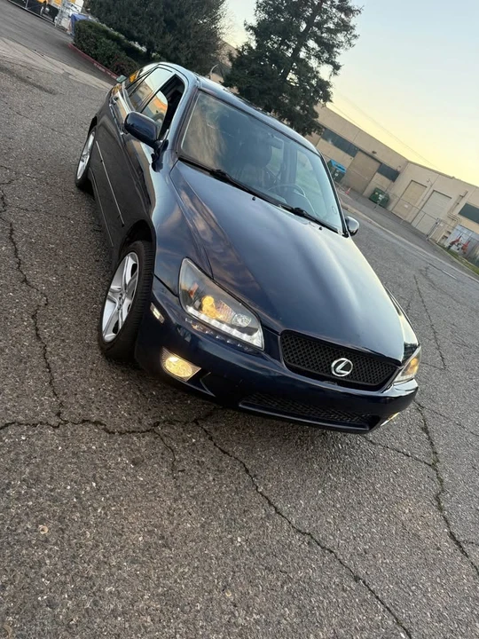 2002 Lexus IS 1st Gen - Image 8 of 13