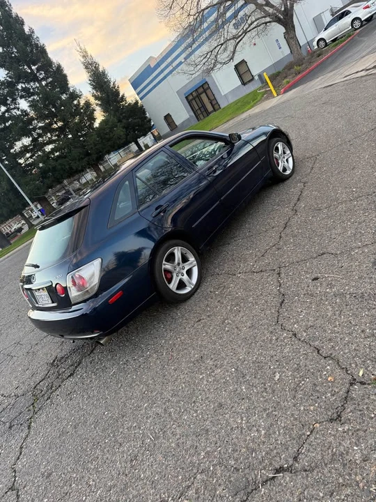 2002 Lexus IS 1st Gen - Image 5 of 13