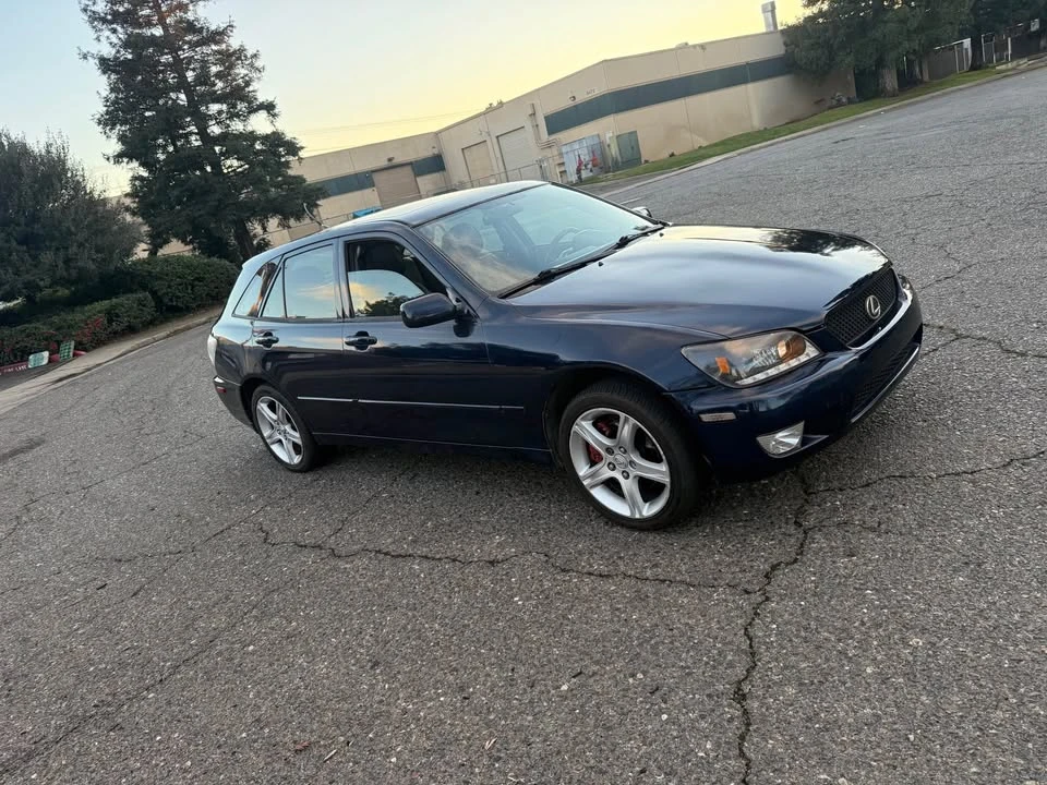 2002 Lexus IS 1st Gen - Image 4 of 13