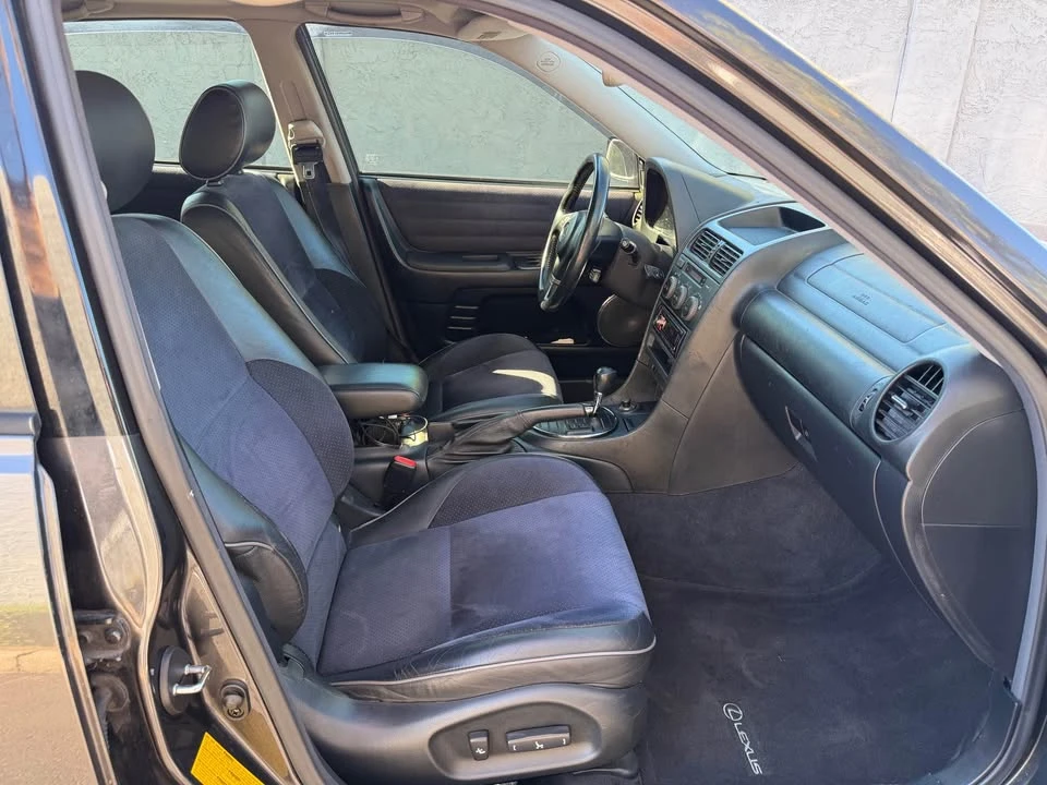 2002 Lexus IS 1st Gen - Image 11 of 20