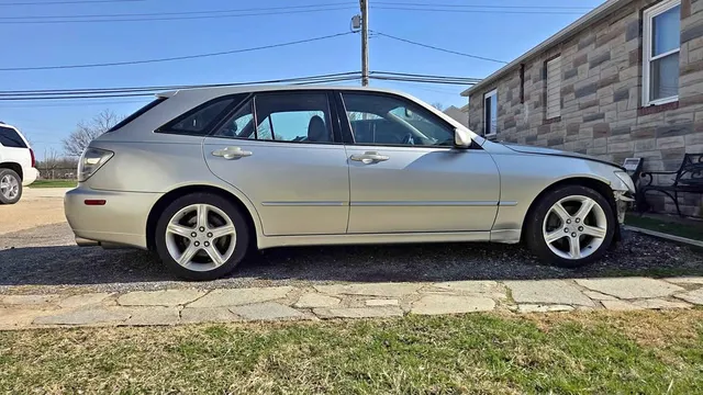 2002 Lexus IS 300 SportCross
