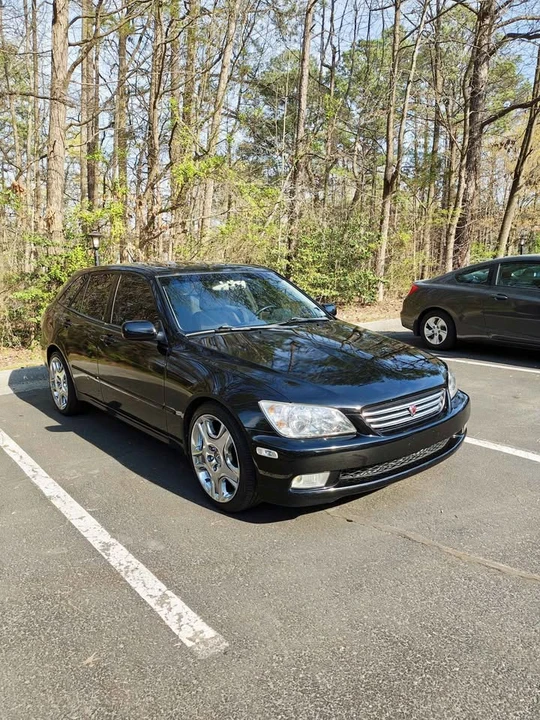 2002 Lexus IS 1st Gen - Image 2 of 9