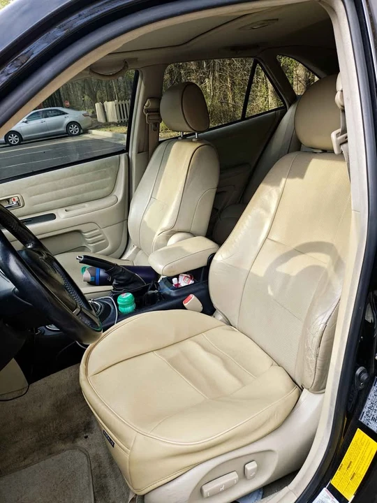 2002 Lexus IS 1st Gen - Image 5 of 9
