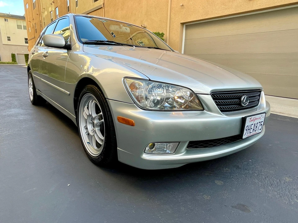 2002 Lexus IS 1st Gen - Image 26 of 31