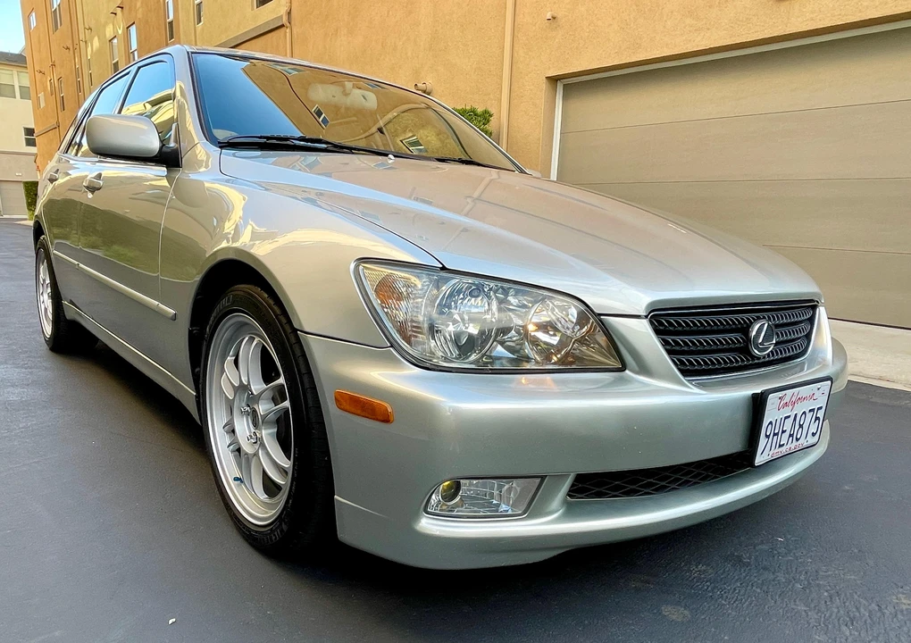 2002 Lexus IS 1st Gen - Image 27 of 31
