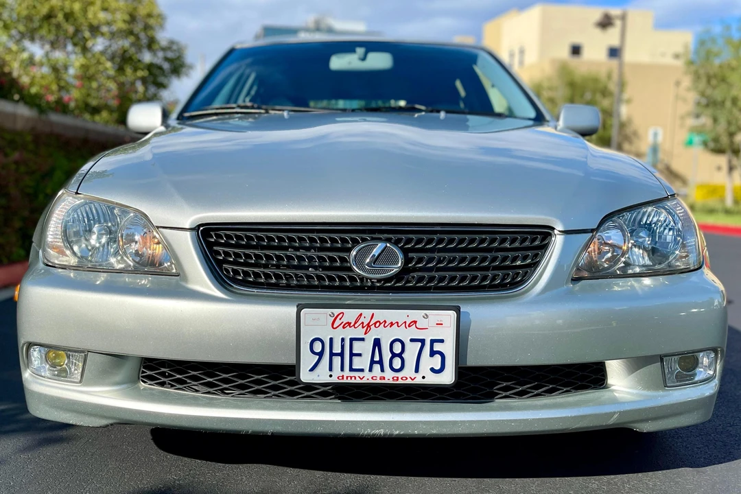 2002 Lexus IS 1st Gen - Image 2 of 31
