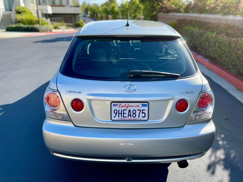 2002 Lexus IS 1st Gen - Image 14 of 31