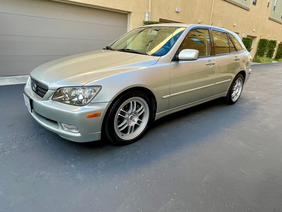 2002 Lexus IS 1st Gen - Image 9 of 31