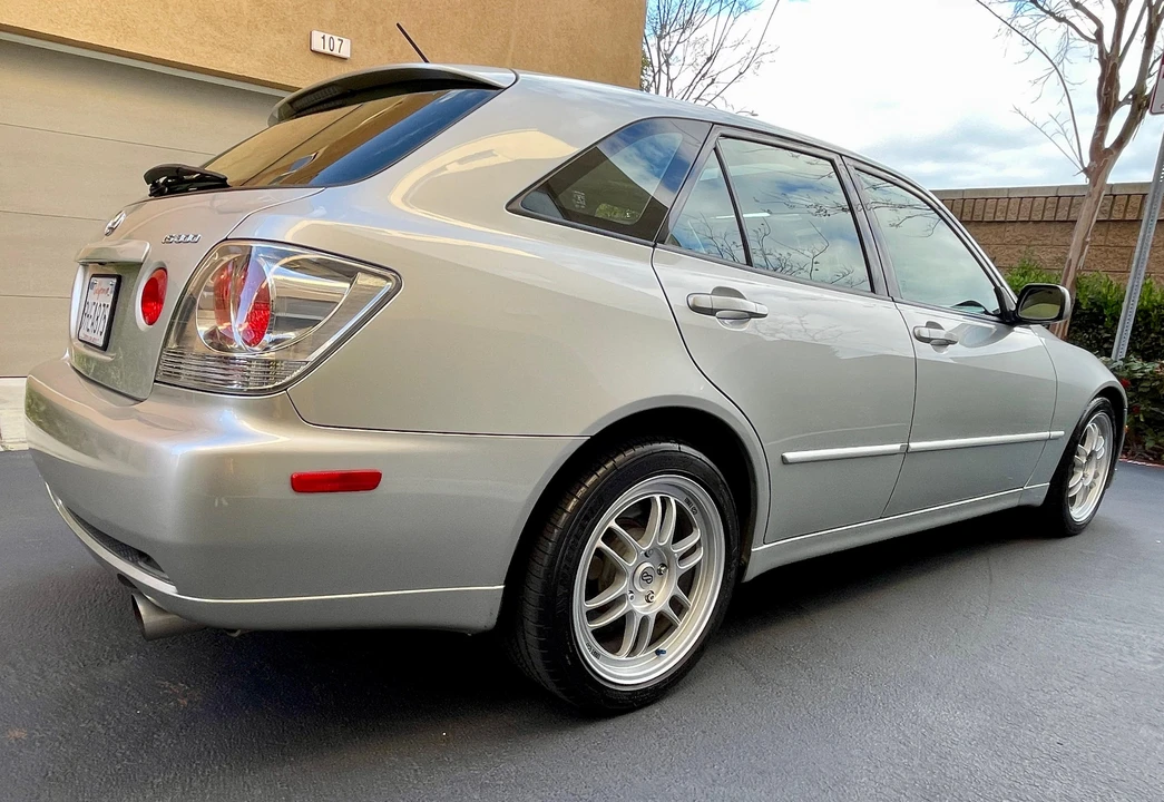 2002 Lexus IS 1st Gen - Image 24 of 31