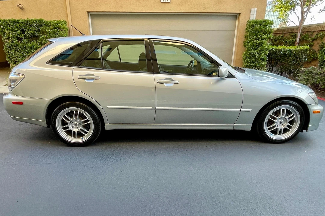 2002 Lexus IS 1st Gen - Image 3 of 31