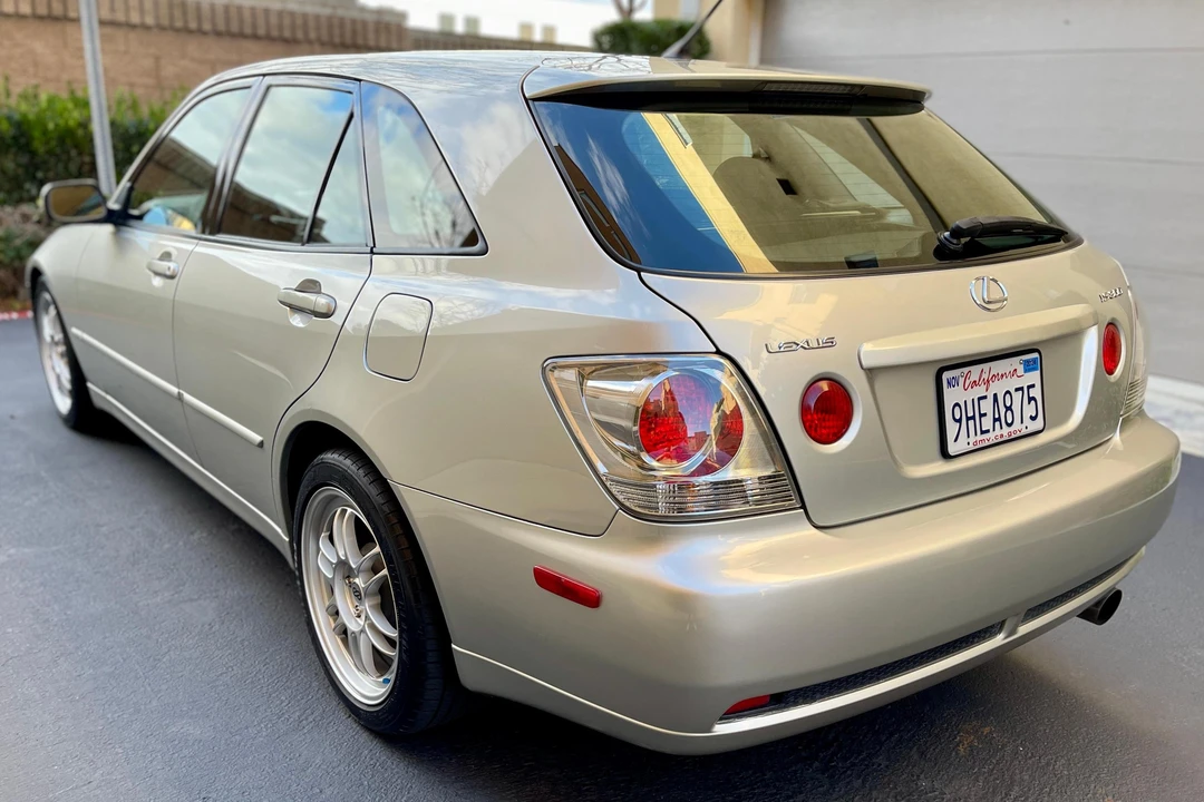 2002 Lexus IS 1st Gen - Image 4 of 31