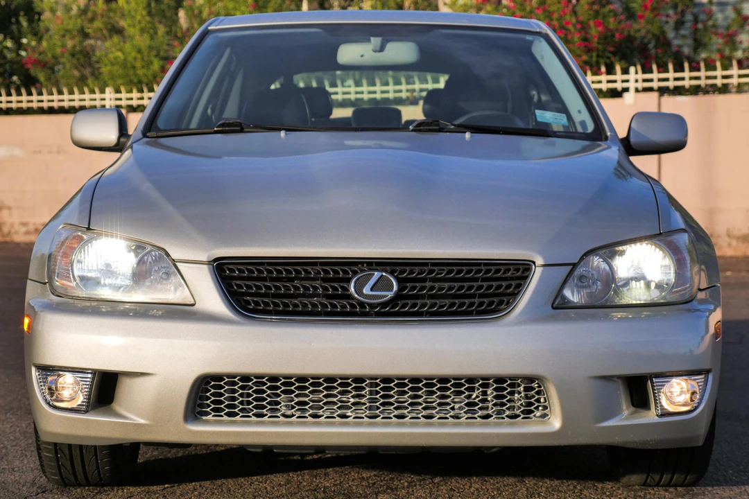2002 Lexus IS 1st Gen - Image 2 of 31
