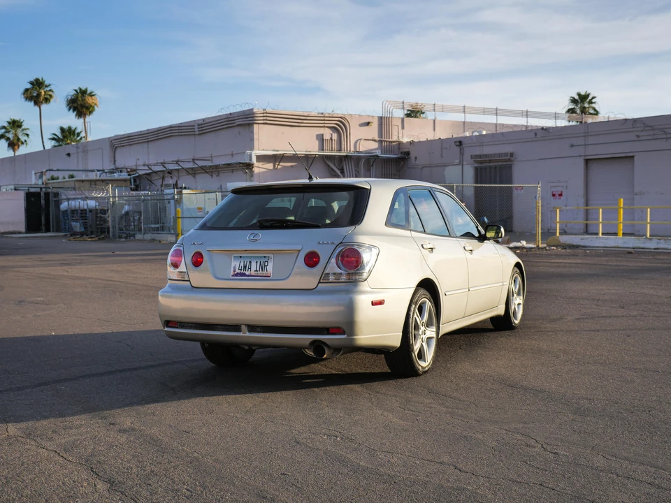 2002 Lexus IS 1st Gen - Image 19 of 31