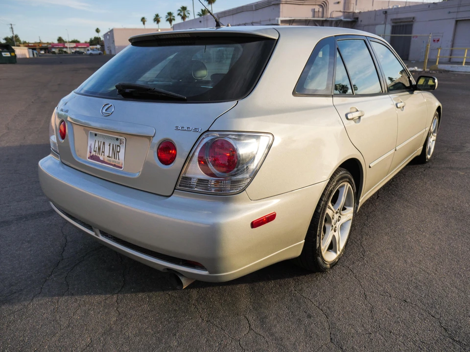 2002 Lexus IS 1st Gen - Image 21 of 31