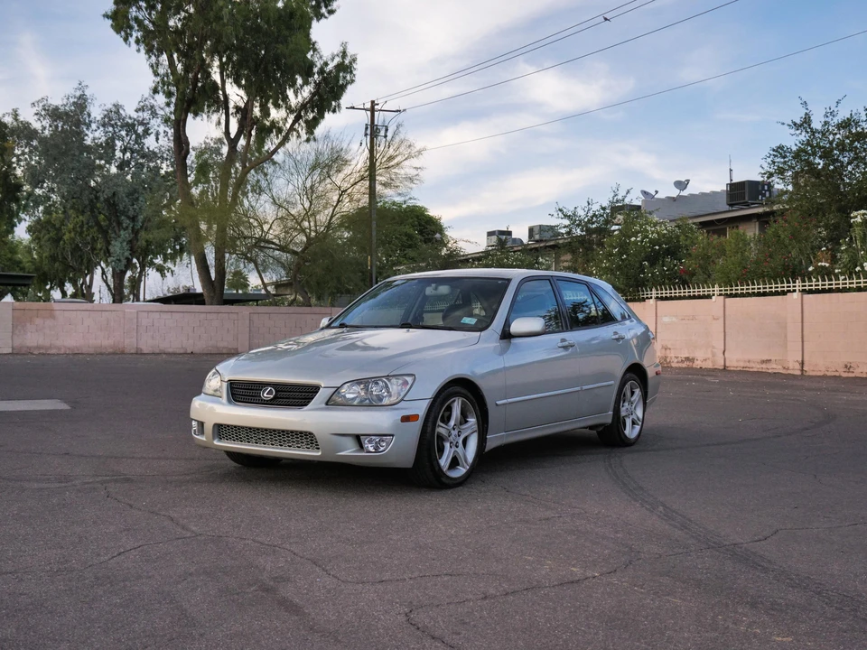 2002 Lexus IS 1st Gen - Image 9 of 31