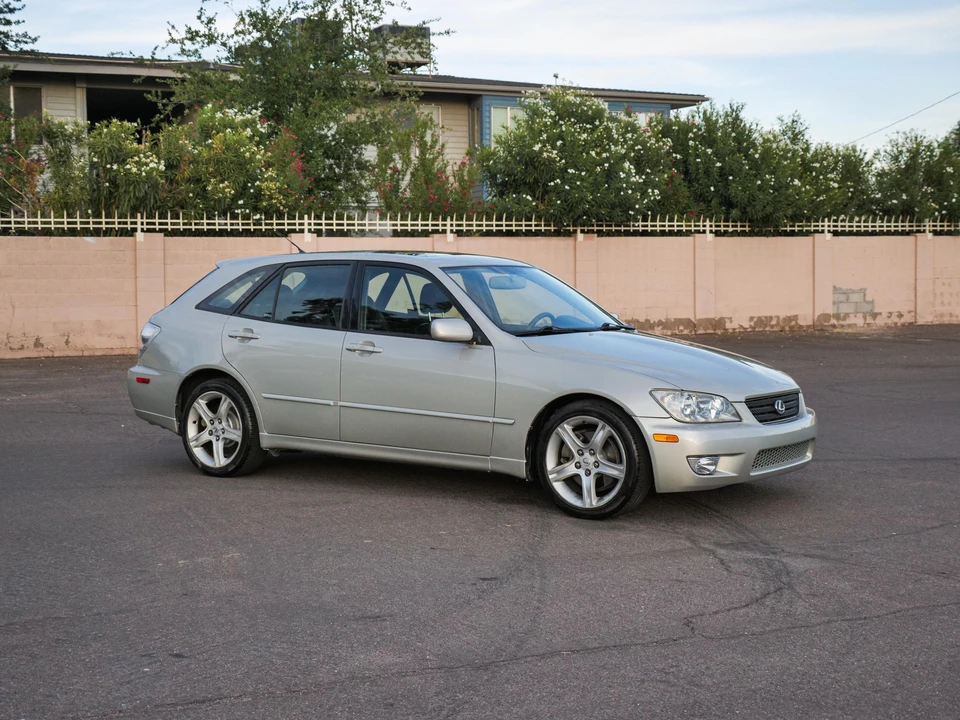 2002 Lexus IS 1st Gen - Image 28 of 31