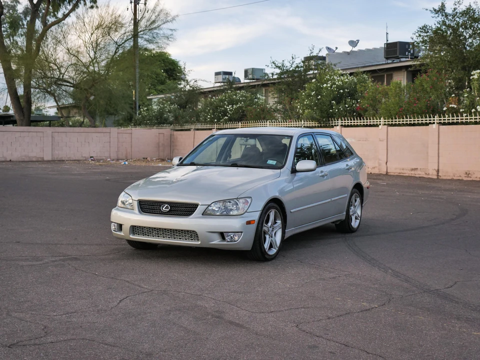 2002 Lexus IS 1st Gen - Image 10 of 31
