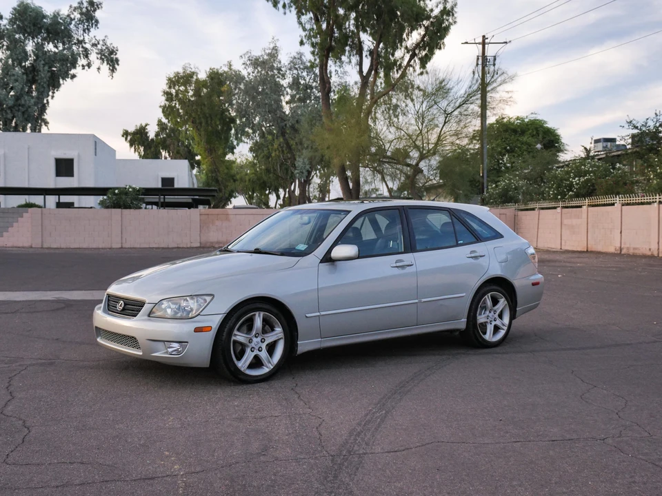 2002 Lexus IS 1st Gen - Image 12 of 31