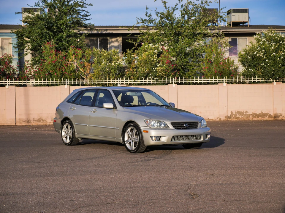 2002 Lexus IS 1st Gen - Image 29 of 31