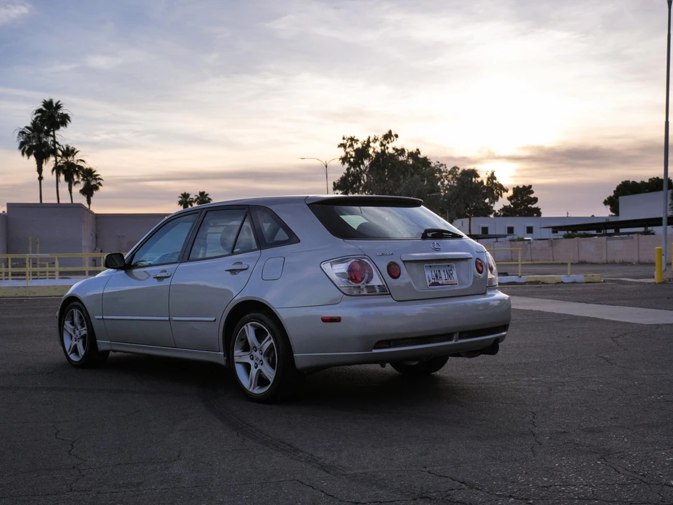 2002 Lexus IS 1st Gen - Image 16 of 31