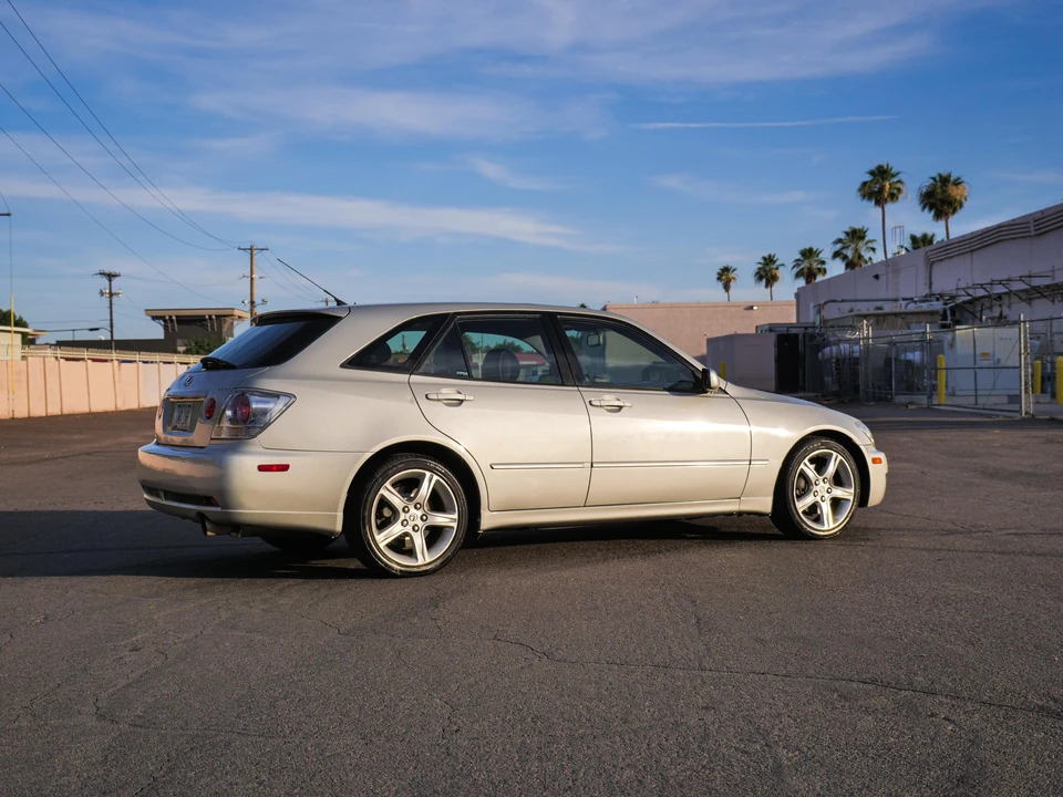 2002 Lexus IS 1st Gen - Image 24 of 31